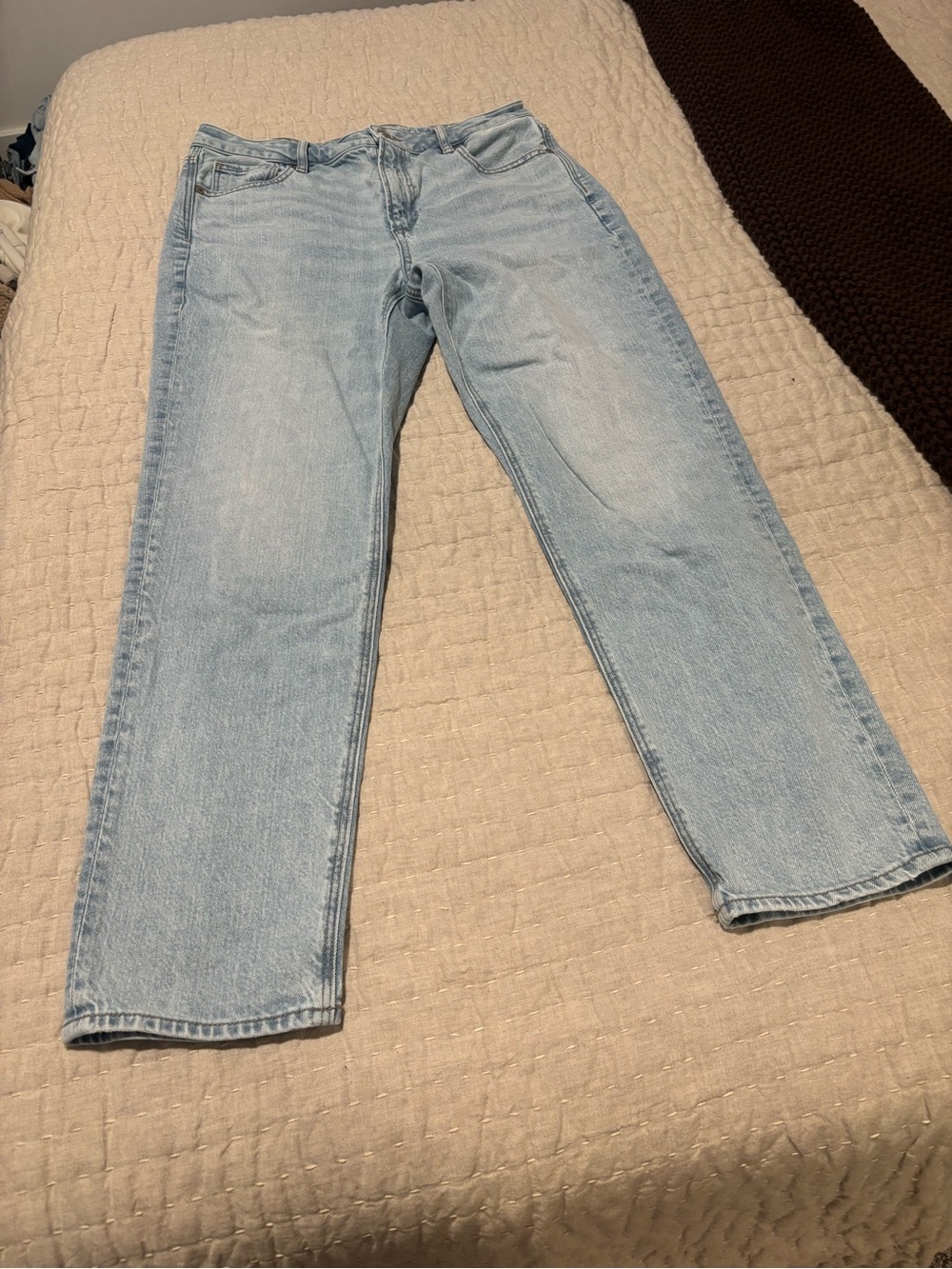 American Eagle Outfitters Women's Straight Leg Jeans — Light Wash Blue